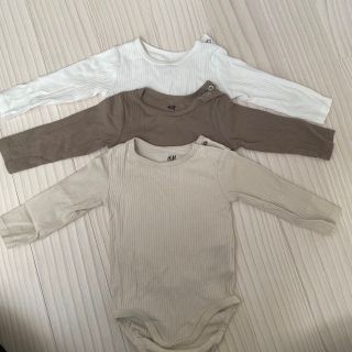 エイチアンドエム(H&M)のh&m リブボディスーツ　4-6m(肌着/下着)