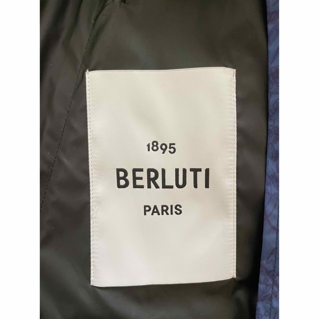 Berluti(ベルルッティ)のベルルッティ カリグラフィー柄 ナイロンジャケット アウター メンズのジャケット/アウター(ナイロンジャケット)の商品写真