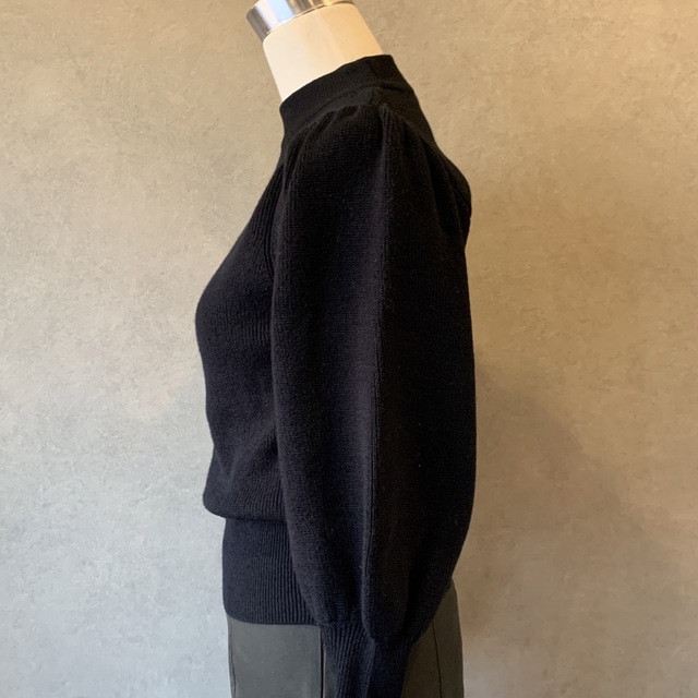 パワーショルダーセーター黒 タグ付き レディースのトップス(ニット/セーター)の商品写真