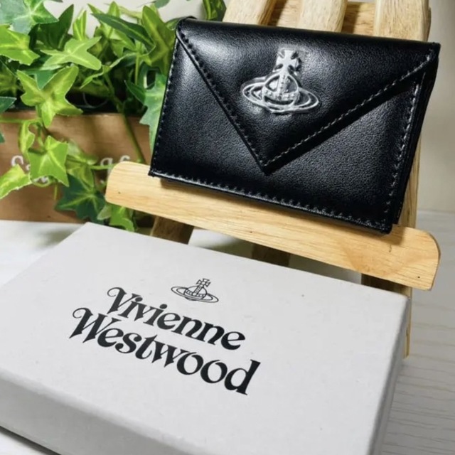 【新品】VIVIENNE WESTWOOD 3折り財布のサムネイル