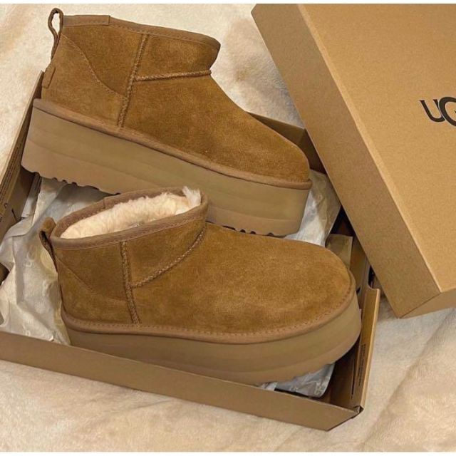 人気ブランドの 【新品】UGG CLASSIC ULTRA MINI PLATFORM