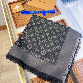 ヴィトン(LOUIS VUITTON) シルバー マフラー/ショール(レディース)の ...
