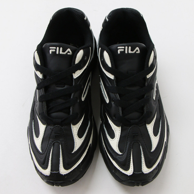 FILA(フィラ)のFILA フィラ emmi エミ 別注 靴 ダットシューズ スニーカー ローカット 22秋冬 ブラック ホワイト 黒 白 25cm BUZZARD 2000 ボリュームソール  スポーツカジュアル 人気 ストリートダンス ヒップホップ トレンド レトロ 【レディース】【中古】 レディースの靴/シューズ(スニーカー)の商品写真