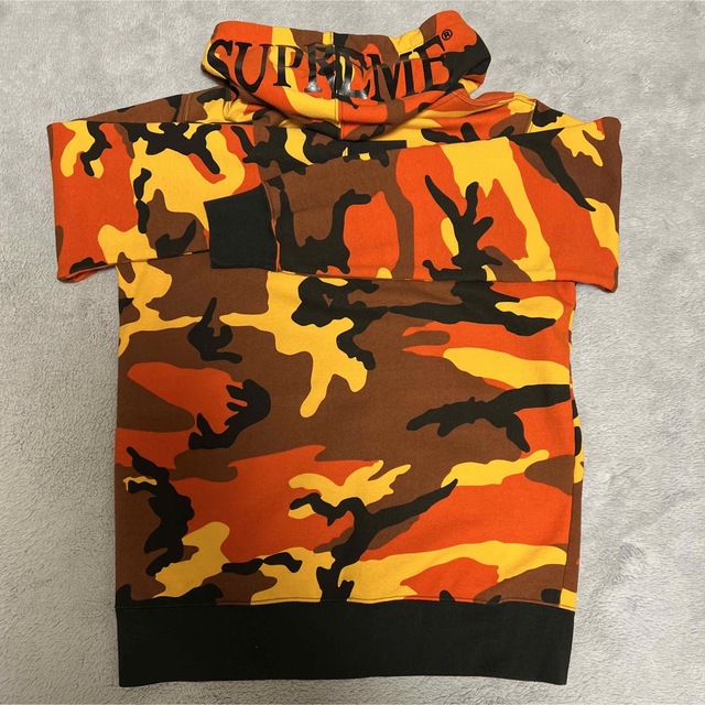 Supreme(シュプリーム)の15ss SUPREME HoodedFoilLogoZipUp 迷彩 パーカー メンズのトップス(パーカー)の商品写真