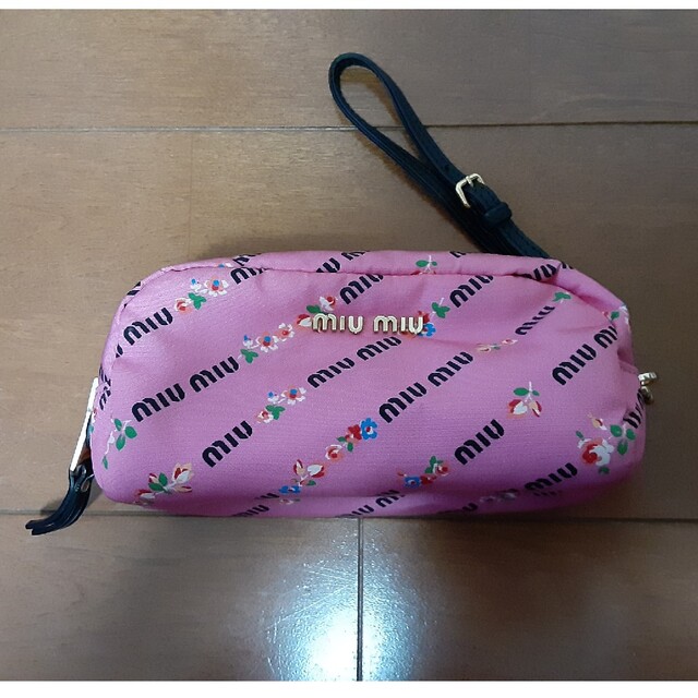 miumiu(ミュウミュウ)のフローレント様専用　miumiu レディースのファッション小物(ポーチ)の商品写真