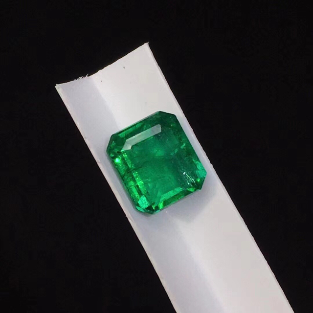 M0825-1)『ロシア産未処理』天然エメラルドルース 0.237ct-eastgate.mk