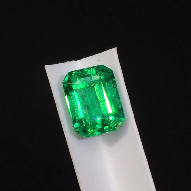 ⭐天然 エメラルド ルース 2.20ct - 各種パーツ