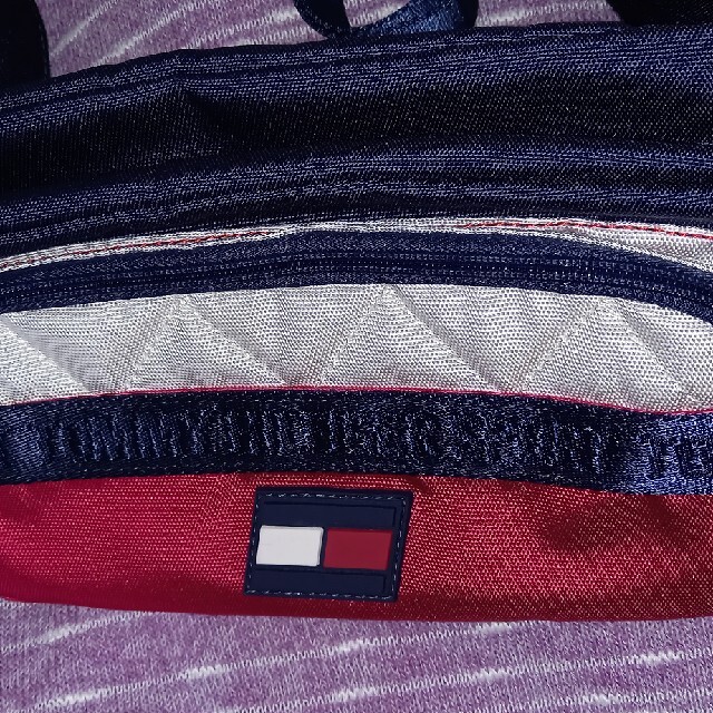 TOMMY HILFIGER(トミーヒルフィガー)のトミーヒルフィガー　ウエストバッグ　　ボディーバッグ レディースのバッグ(ボディバッグ/ウエストポーチ)の商品写真