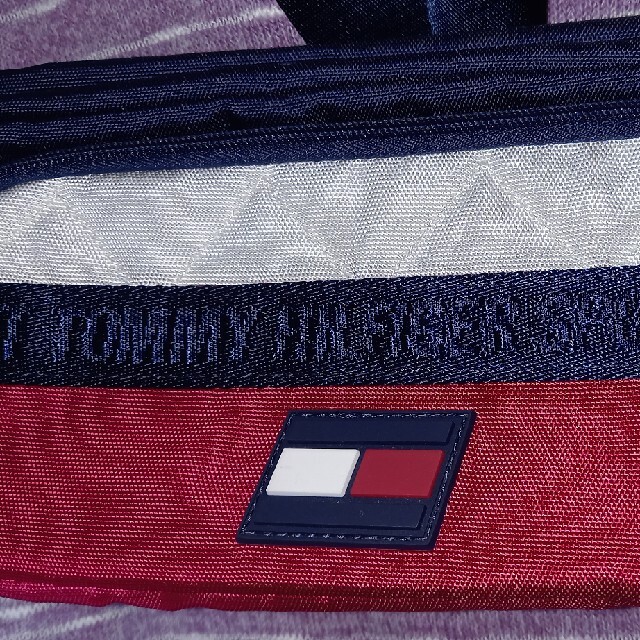 TOMMY HILFIGER(トミーヒルフィガー)のトミーヒルフィガー　ウエストバッグ　　ボディーバッグ レディースのバッグ(ボディバッグ/ウエストポーチ)の商品写真