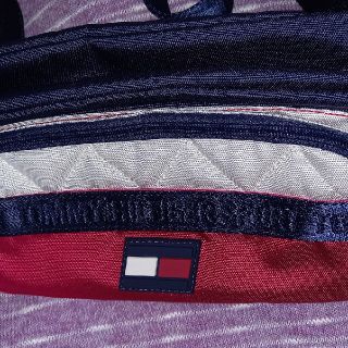 トミーヒルフィガー(TOMMY HILFIGER)のトミーヒルフィガー　ウエストバッグ　　ボディーバッグ(ボディバッグ/ウエストポーチ)