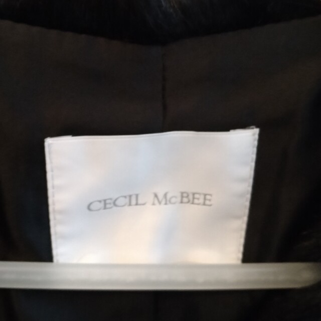 CECIL McBEE(セシルマクビー)のセシルマクビー☆ファーコート黒 レディースのジャケット/アウター(毛皮/ファーコート)の商品写真