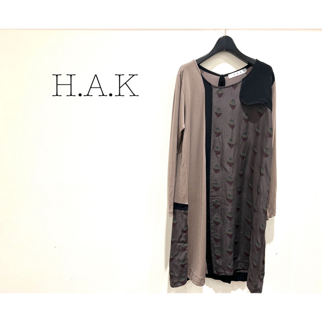 H.A.K(ハク)のH.A.K☆イチゴプリント デザインワンピース レディースのワンピース(ひざ丈ワンピース)の商品写真