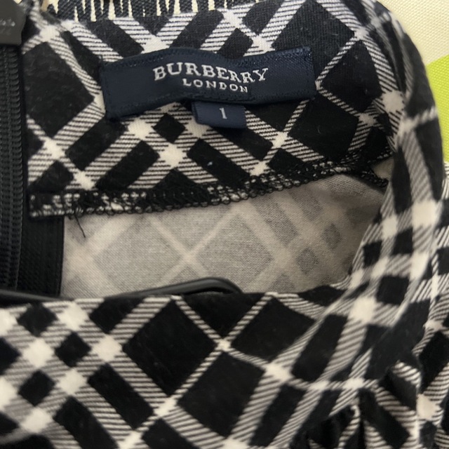 BURBERRY(バーバリー)のバーバリー　ノースリーブ レディースのトップス(シャツ/ブラウス(半袖/袖なし))の商品写真