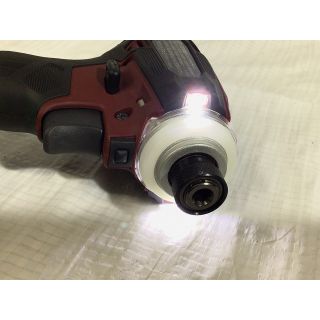 ☆未使用品 コメント必読！☆makita マキタ 18V充電式インパクトドライバ TD172DGXAR 赤 バッテリー2個(6.0Ah)  充電器/ケース付 63002