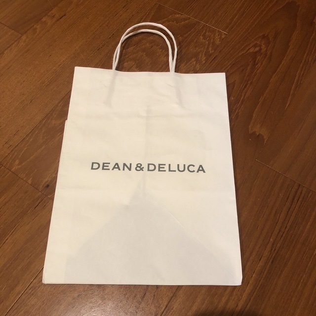 DEAN & DELUCA(ディーンアンドデルーカ)の【新品】DEAN&DELUCA 折りたたみ傘　バンコク　晴雨兼用　ロゴ入紙袋付き レディースのファッション小物(傘)の商品写真