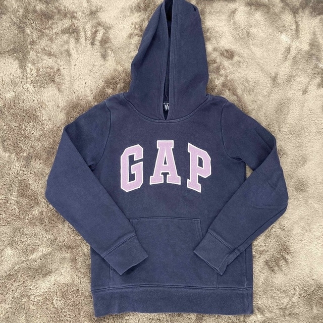 GAP Kids(ギャップキッズ)のGAPkids トレーナー２枚セット　130㎝、140㎝ キッズ/ベビー/マタニティのキッズ服男の子用(90cm~)(Tシャツ/カットソー)の商品写真