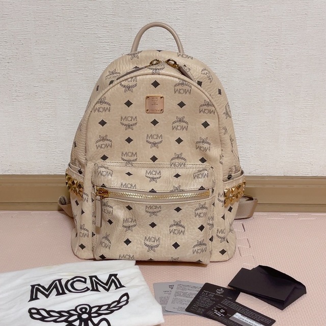 安価 MCM リュック sサイズ ベージュ エムシーエム MCM - リュック+