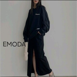 エモダ(EMODA)のEMODA センタースリットロングスカート 新品　タグ付き　 ブラック　S(ロングスカート)