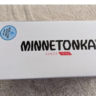 ミネトンカ(Minnetonka)のミネトンカ(スリッポン/モカシン)