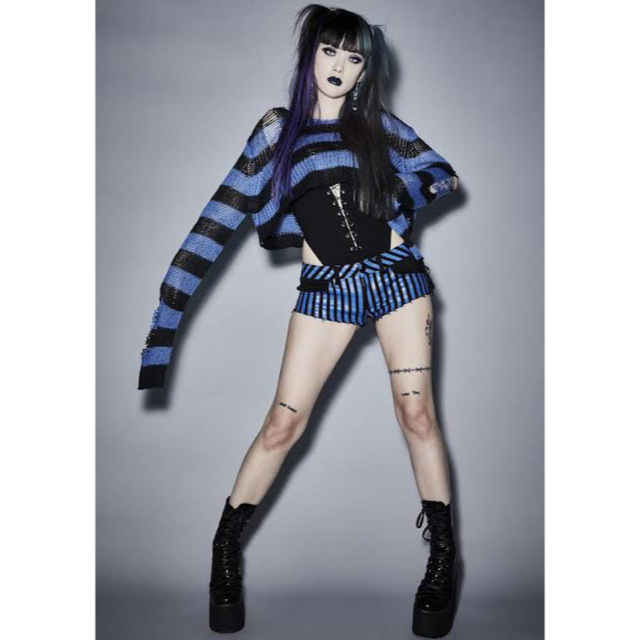 dollskill スーパークロップドストライプニット　セーター レディースのトップス(ニット/セーター)の商品写真