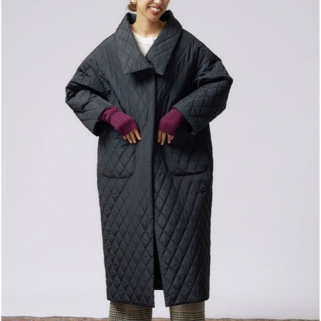 IENA LA BOUCLE(イエナラブークル)のIENA LA BOUCLE / PEタフタキルティングコート レディースのジャケット/アウター(ロングコート)の商品写真