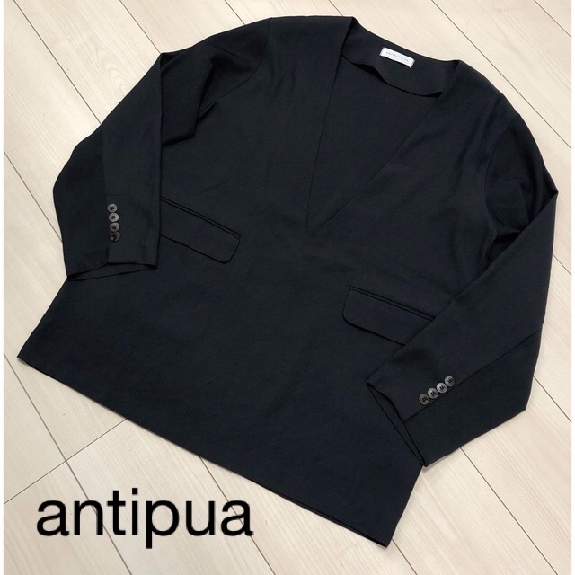 antiqua(アンティカ)のアンティカ　パターントルソ　ジャケット風プルオーバー　グレー　オーバーサイズ レディースのトップス(シャツ/ブラウス(長袖/七分))の商品写真