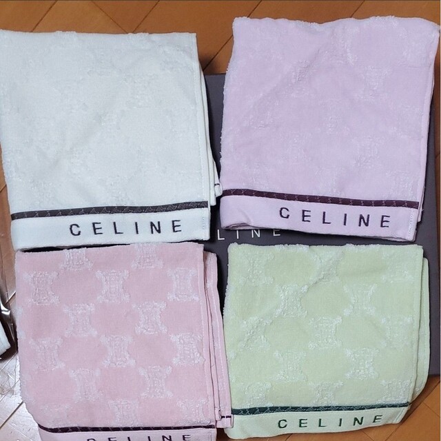 celine(セリーヌ)のCELINE セリーヌ 白 ピンク ベージュ ウォッシュタオル ８枚　888 インテリア/住まい/日用品の日用品/生活雑貨/旅行(タオル/バス用品)の商品写真