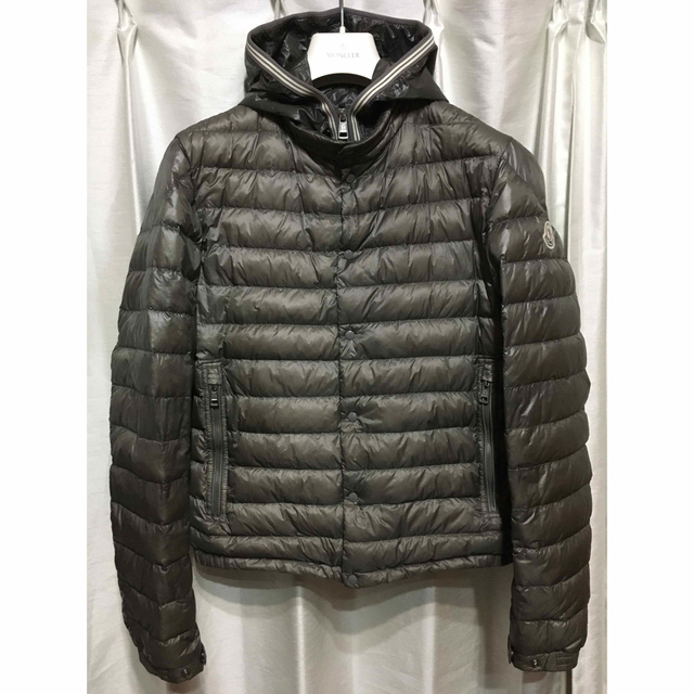 MONCLER(モンクレール)の美品　正規品　MONCLE モンクレールANTHONY GIUBBOTTO 2 メンズのジャケット/アウター(ダウンジャケット)の商品写真