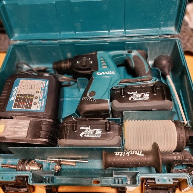 即納-96時間限定 マキタmakita26㎜ハンマドリルhr262drdx - crumiller.com