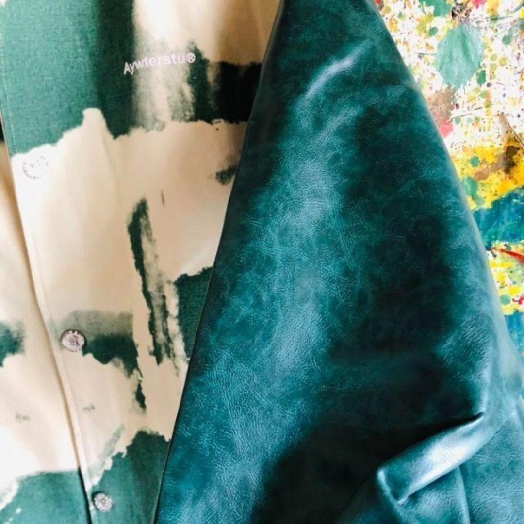 アバンギャルド ブルゾン　スタジャン　秋　緑　グリーン　メンズ　上着 メンズのジャケット/アウター(ブルゾン)の商品写真