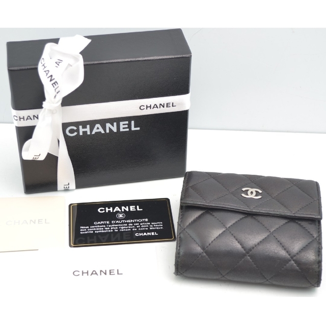 CHANEL(シャネル)のCHANEL/シャネル マトラッセ Wホック財布 ラムスキン カード箱つき レディースのファッション小物(財布)の商品写真