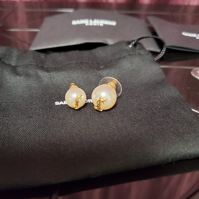 Saint Laurent(サンローラン)のSAINT LAURENT　フェイクパール　ピアス レディースのアクセサリー(ピアス)の商品写真