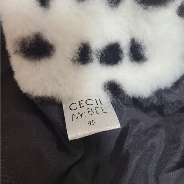 CECIL McBEE(セシルマクビー)のCECIL Mc BEE コート キッズ/ベビー/マタニティのキッズ服女の子用(90cm~)(コート)の商品写真