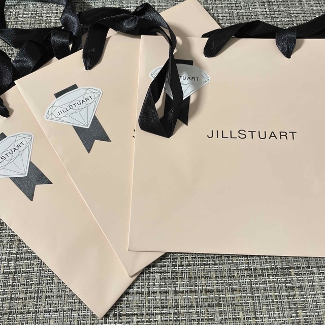 JILL by JILLSTUART(ジルバイジルスチュアート)のジルスチュアート　ショッパー3枚セット　ピンク　紙袋　プレゼント用　クリスマス レディースのバッグ(ショップ袋)の商品写真