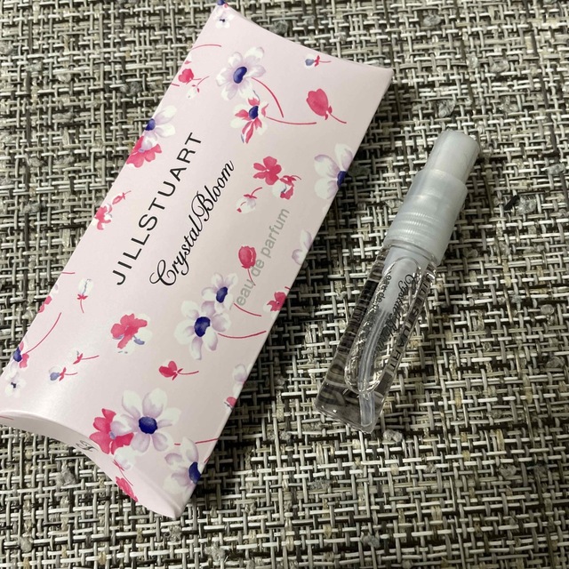 JILL by JILLSTUART(ジルバイジルスチュアート)のジルスチュアート　クリスタルブルーム　オードパルファン2.5ml ２個セット コスメ/美容のコスメ/美容 その他(その他)の商品写真