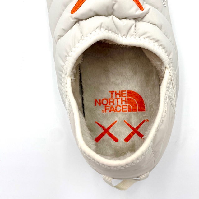THE NORTH FACE(ザノースフェイス)のTHE NORTH FACE KAWS ノースフェイス カウズ 28cm  メンズの靴/シューズ(スリッポン/モカシン)の商品写真