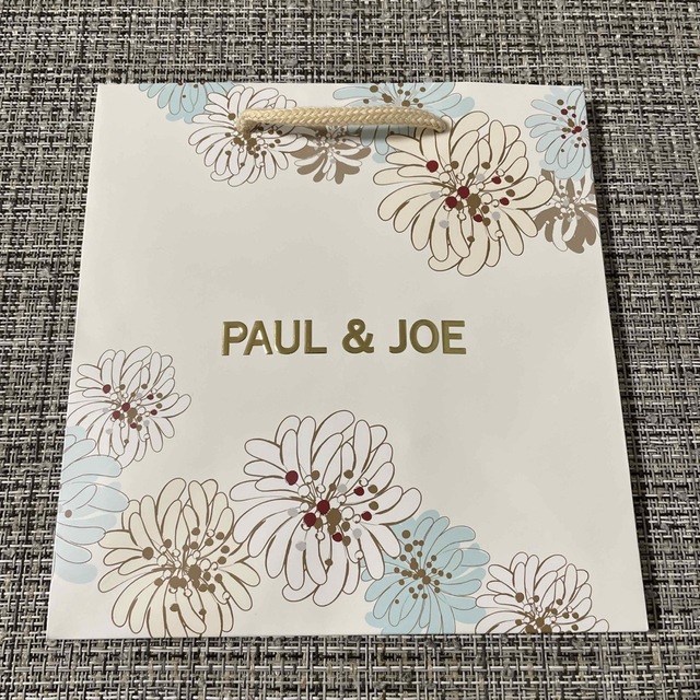 PAUL & JOE(ポールアンドジョー)のショッパー3枚セット　ポール&ジョー新品　プレゼントにも！ レディースのバッグ(ショップ袋)の商品写真