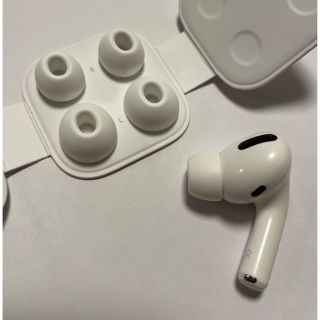 アップル(Apple)のあ様専用　AirPods Pro 右耳のみ　正規品　第1世代(ヘッドフォン/イヤフォン)