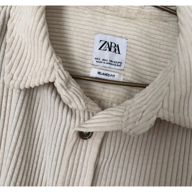 ZARA(ザラ)のZARA クリームホワイト　コーデュロイ　ブラウス　カーディガン　ジャケット レディースのトップス(シャツ/ブラウス(長袖/七分))の商品写真