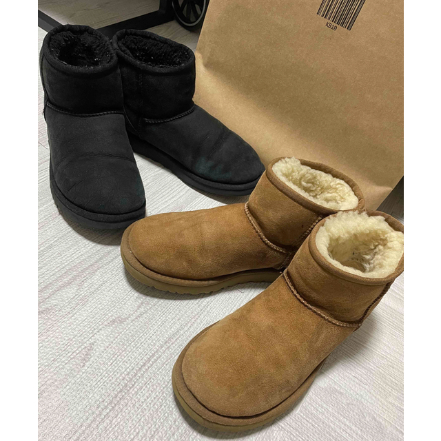 UGG(アグ)のUGGクラシックミニ　2足セット　US7 24cm レディースの靴/シューズ(ブーツ)の商品写真