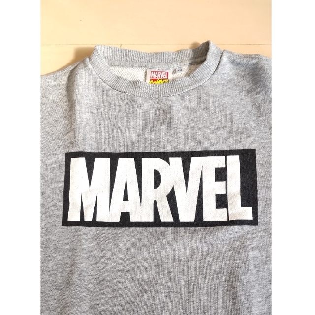 GU(ジーユー)のGU　KIDS　MARVELトレーナー＆UNIQLOデニムセット　130 キッズ/ベビー/マタニティのキッズ服男の子用(90cm~)(Tシャツ/カットソー)の商品写真