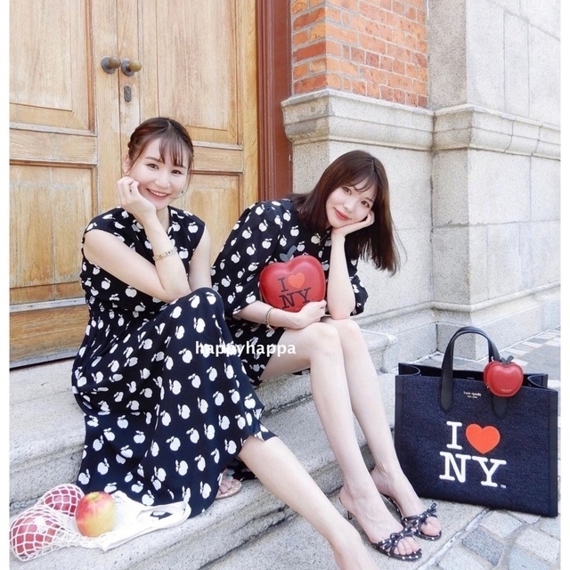 kate spade new york(ケイトスペードニューヨーク)の【kate spade】りんご柄★apple toss taxi dress ★ レディースのワンピース(ミニワンピース)の商品写真