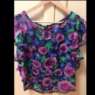 イング(INGNI)のINGNI花柄シフォントップス(アンサンブル)