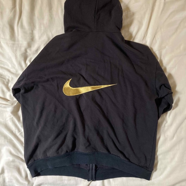 NIKE(ナイキ)のgoffa購入　NIKE Black×Gold パーカー メンズのトップス(ニット/セーター)の商品写真