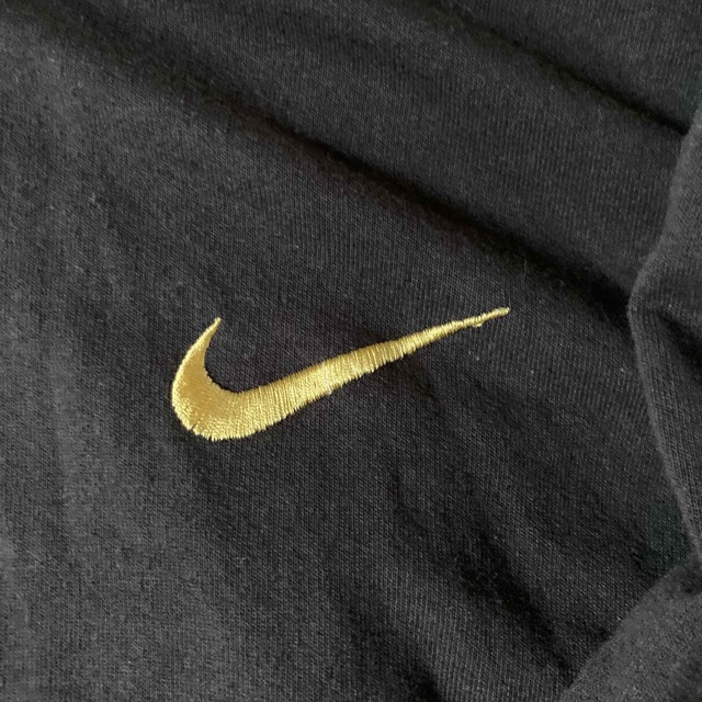 NIKE(ナイキ)のgoffa購入　NIKE Black×Gold パーカー メンズのトップス(ニット/セーター)の商品写真