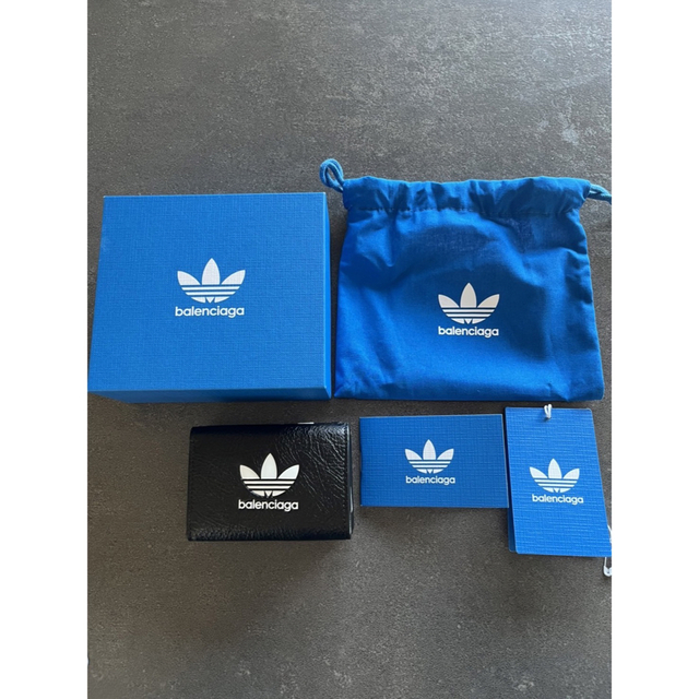 春新作の Balenciaga バレンシアガ アディダス 三つ折り財布 - 財布
