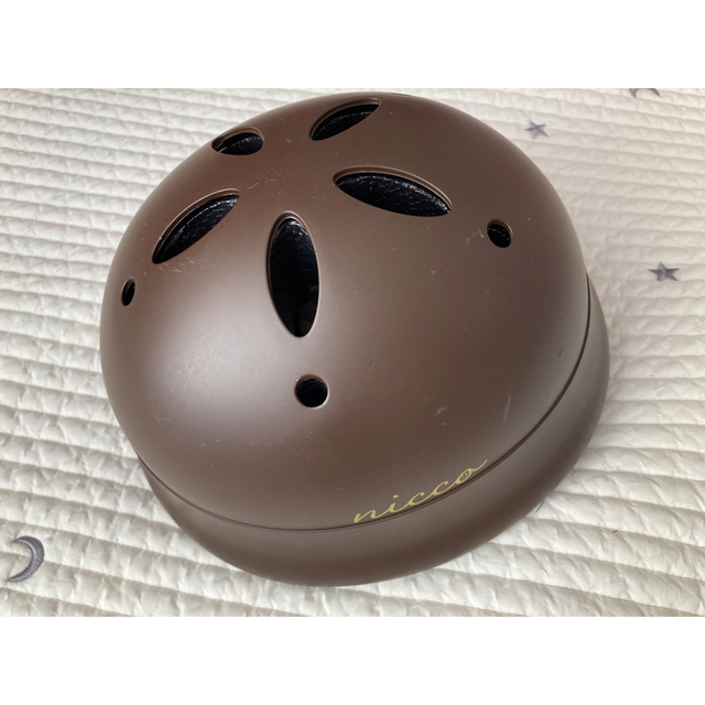 ニコ　ベビー用ヘルメット　マットブラウン47〜52㎝ キッズ/ベビー/マタニティの外出/移動用品(自転車)の商品写真