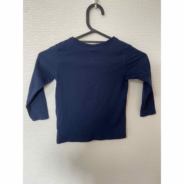 H&M(エイチアンドエム)のH&M NYC ネイビーロンT 90 キッズ/ベビー/マタニティのキッズ服男の子用(90cm~)(Tシャツ/カットソー)の商品写真