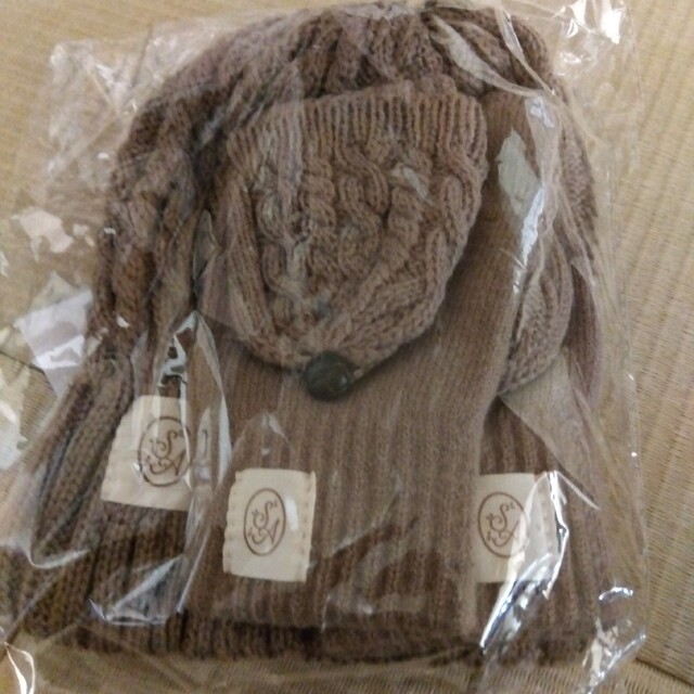 SM2(サマンサモスモス)のSM2  オリジナルニット帽＆手袋　未使用品　２色 レディースの帽子(ニット帽/ビーニー)の商品写真