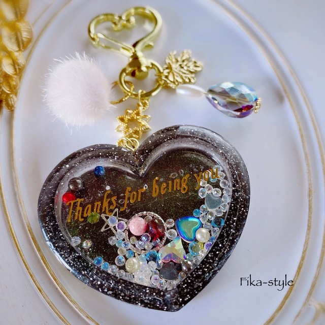 大人可愛い❤︎シャカシャカチャーム✨【Thanks for being you】 ハンドメイドのアクセサリー(キーホルダー/ストラップ)の商品写真